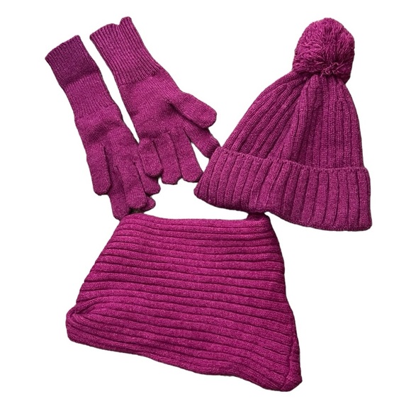 Zara | Like new Magenta ribbed knit hat/gloves/cowl set - Picture 6 of 8